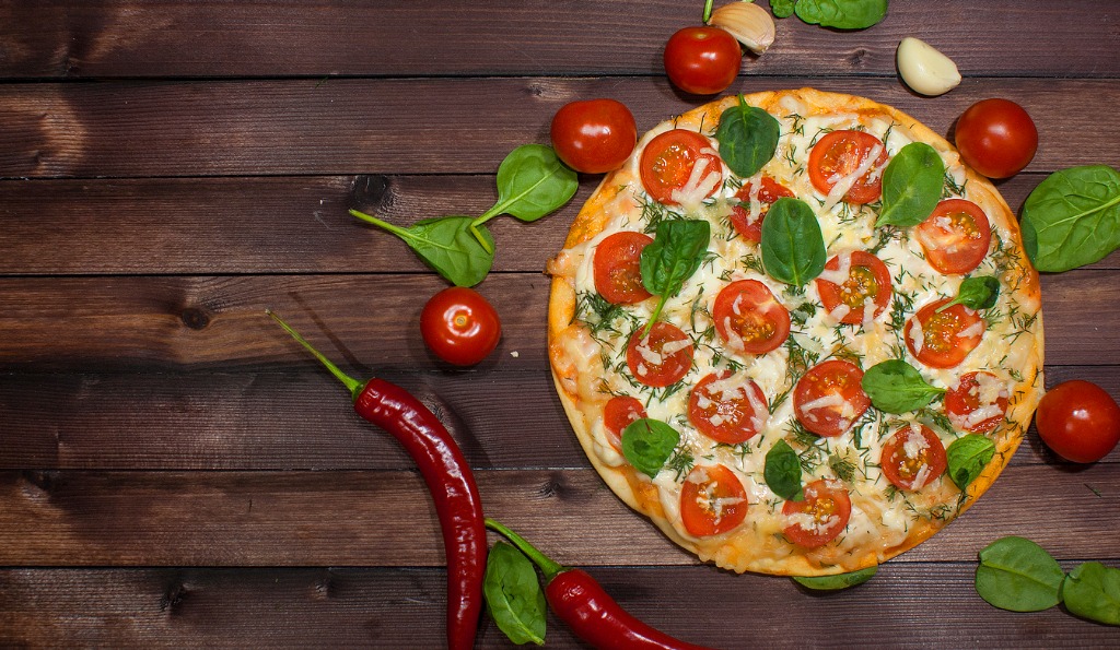 thin-crust-margherita-pizza