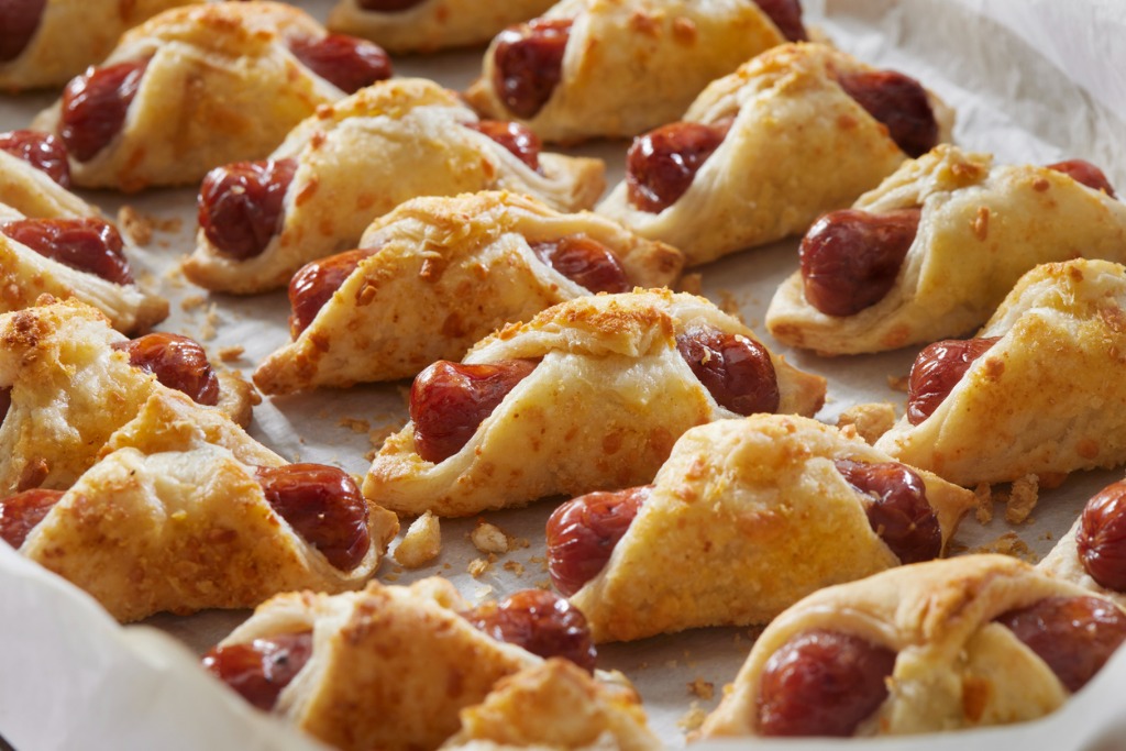 mini-pigs-in-blankets