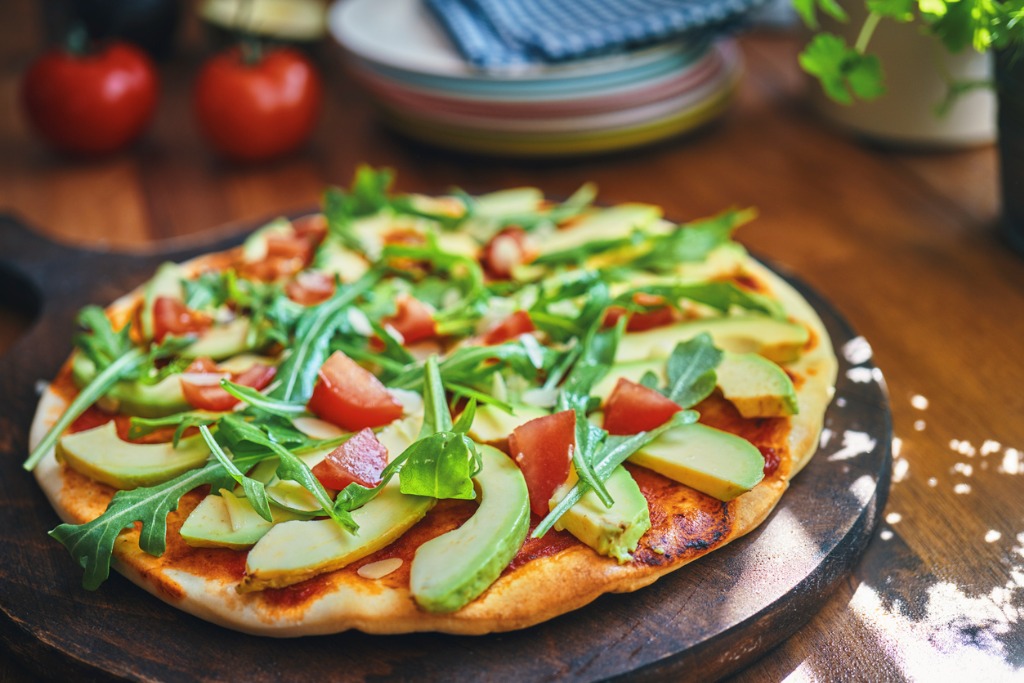 avocado-on-pizza